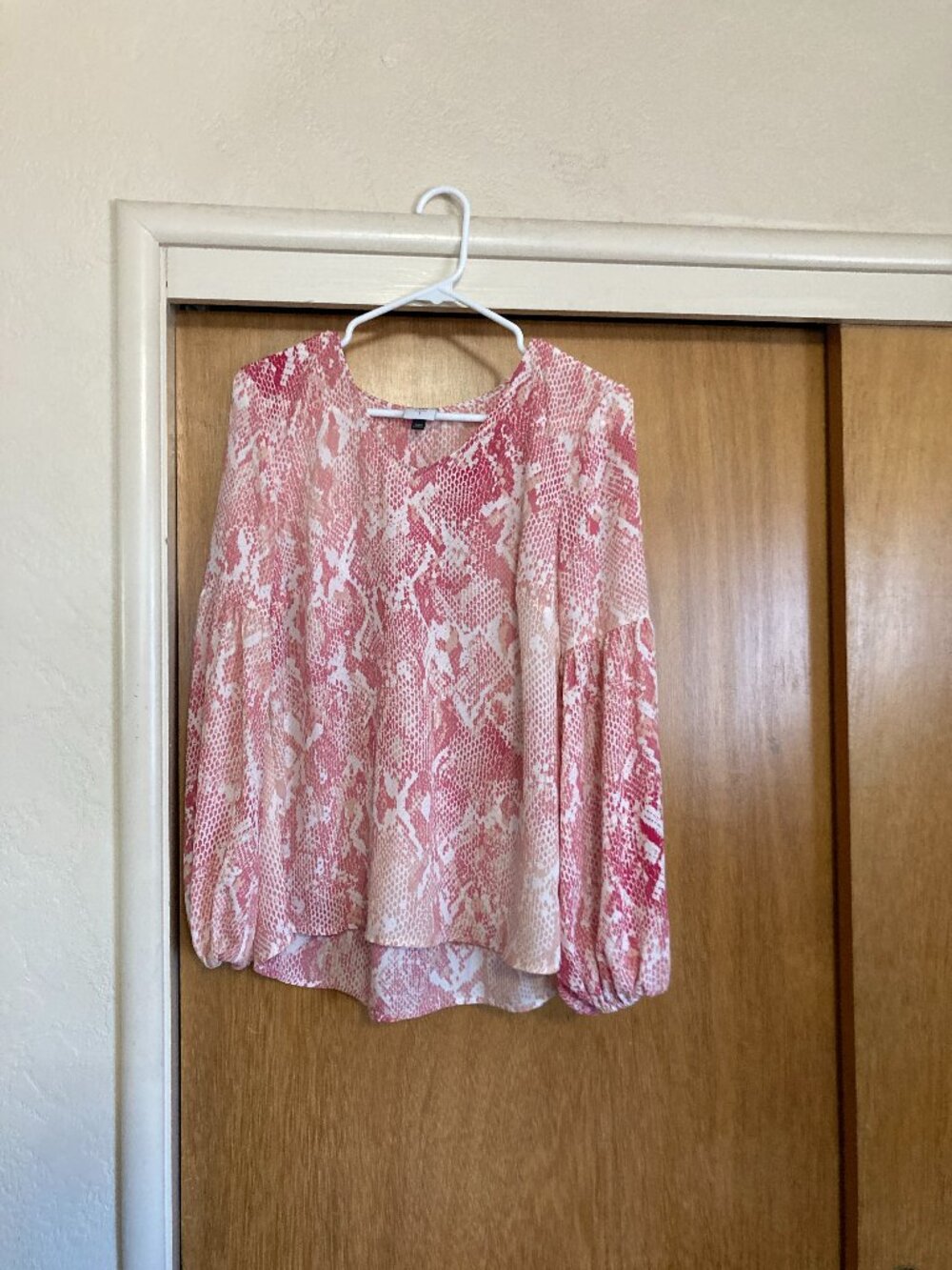 Cabin Bethany Blouse in pink snakeskin print